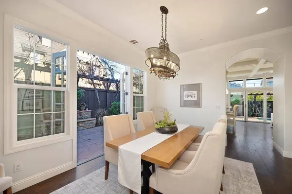 733 44th ST, Sacramento, CA 95819