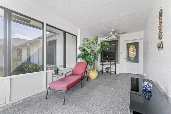 5420 Crystal Anne DR, West Palm Beach, FL 33417