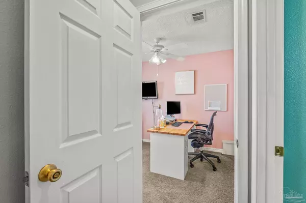 8128 Heirloom Dr, Pensacola, FL 32514