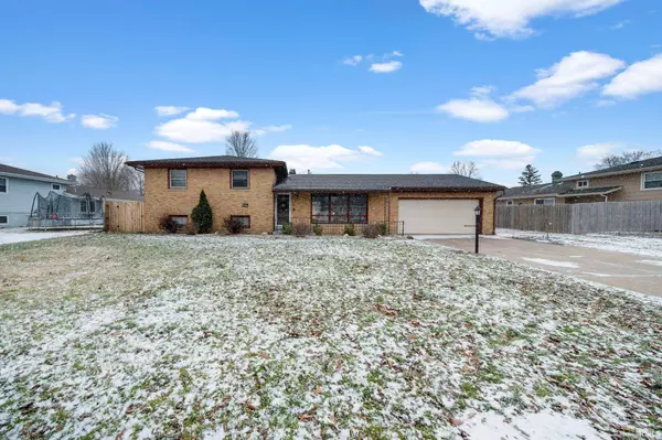 19150 Dresden Drive, South Bend, IN 46637-2012