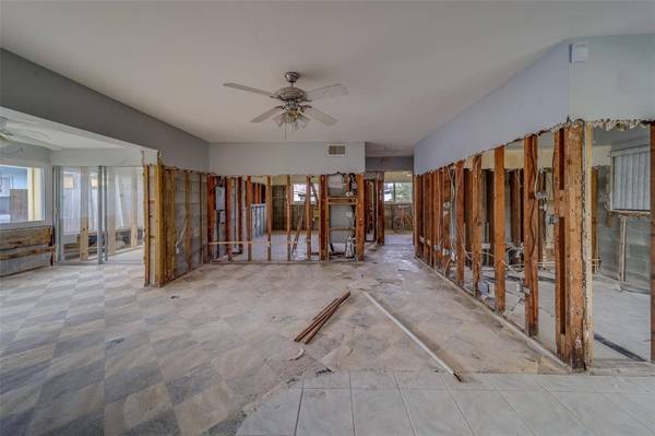 2480 DEL RIO WAY, Dunedin, FL 34698