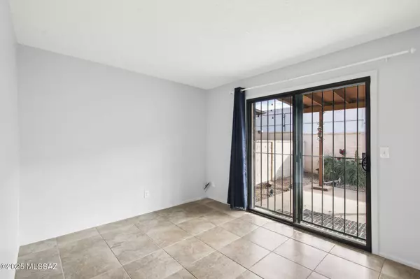 7634 E Helen Street, Tucson, AZ 85715