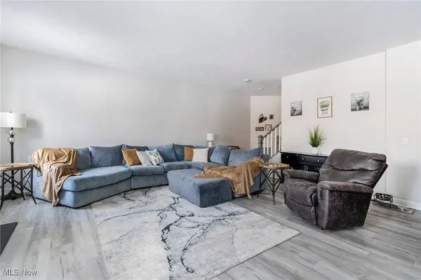 1535 Spruce Hill DR, Stow, OH 44224