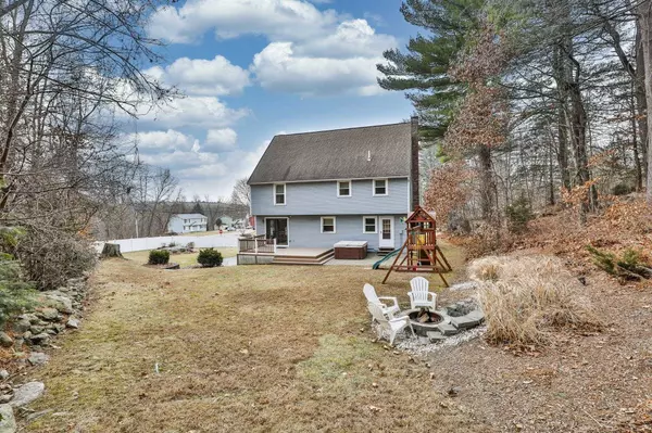 1 Lois DR, Hudson, NH 03051