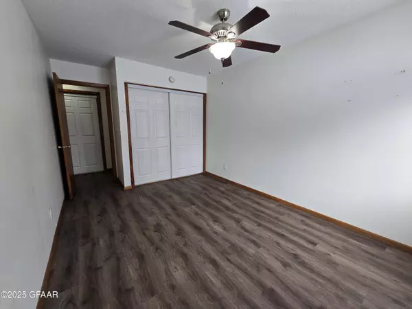 2325 LIBRARY LN 12, Grand Forks, ND 58201