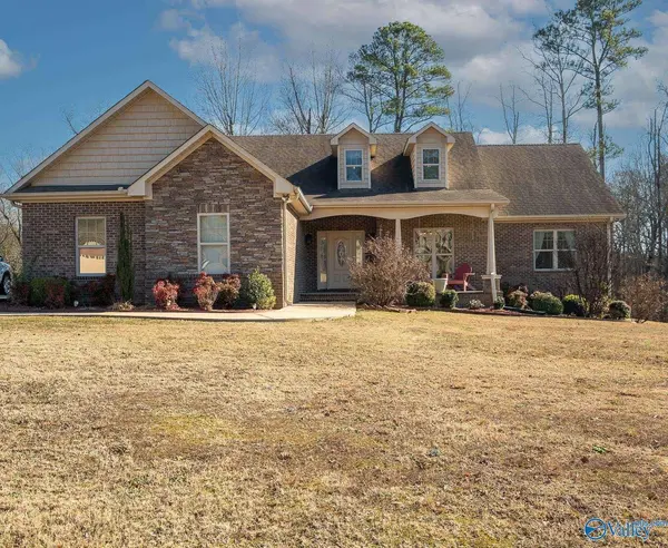 212 Hickory Park Road, Killen, AL 35645