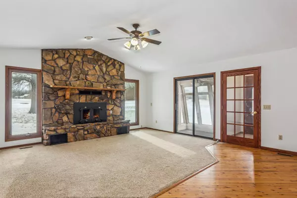 21 W Beaver Creek Rd, Goddard, KS 67052