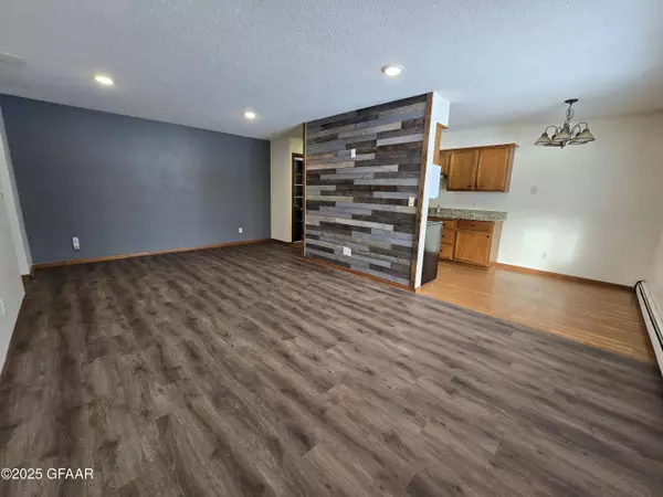 2325 LIBRARY LN 12, Grand Forks, ND 58201