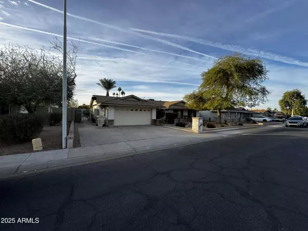 5003 W MESCAL Street, Glendale, AZ 85304