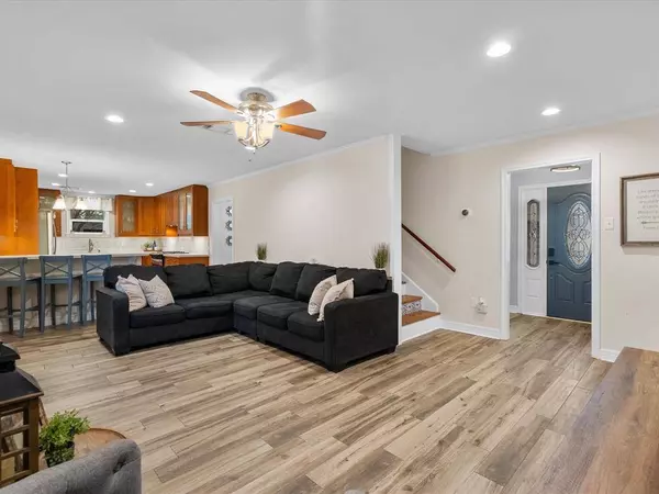 2408 Cunningham DR, Pearland, TX 77581