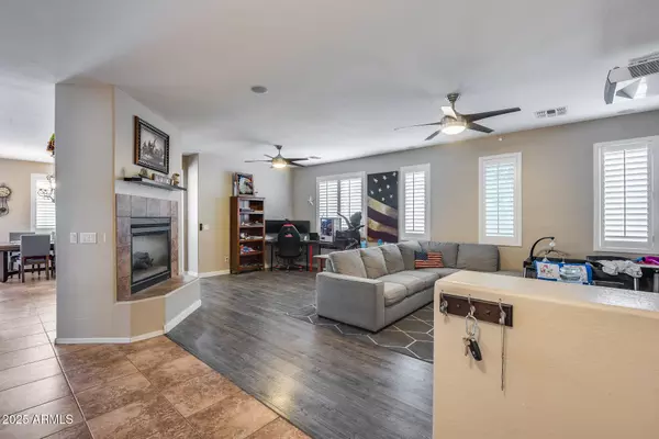 1323 E FRANCES Lane, Gilbert, AZ 85295