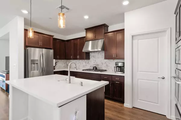 1342 Donner LN, Lincoln, CA 95648