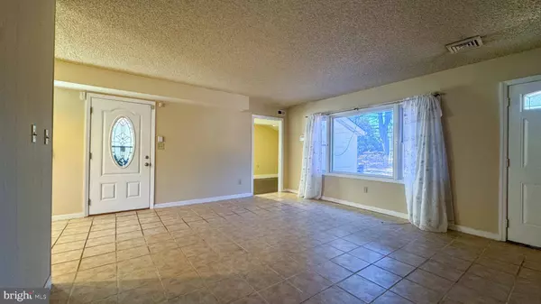 7 MARIGOLD LN, Willingboro, NJ 08046