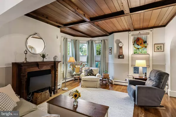 137 W LINDEN AVE, Lindenwold, NJ 08021