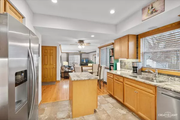 2050 Savannah RD, Elgin, IL 60123