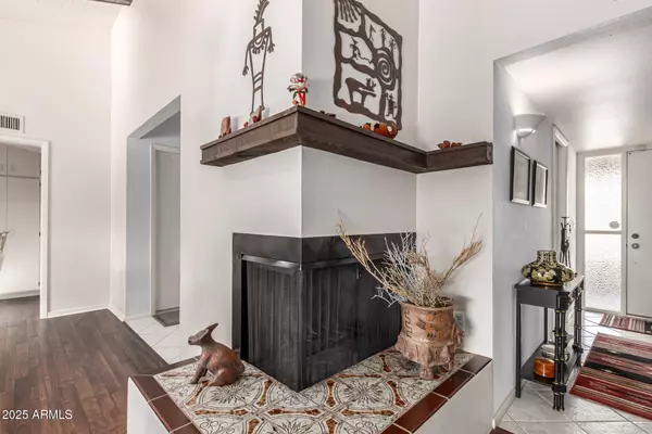 5023 E ESCONDIDO Avenue, Mesa, AZ 85206