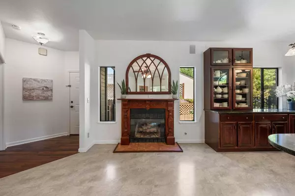 5412 T ST, Sacramento, CA 95819