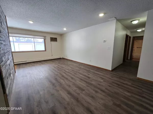 2325 LIBRARY LN 12, Grand Forks, ND 58201