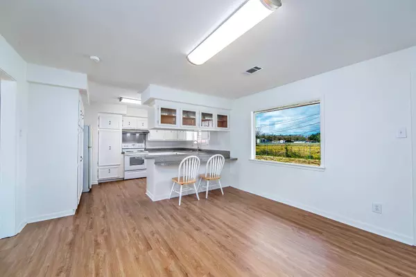 1527 Highway 20, Chackbay, LA 70301