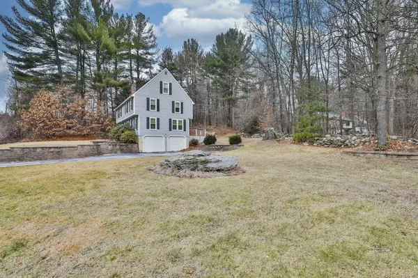 1 Lois DR, Hudson, NH 03051