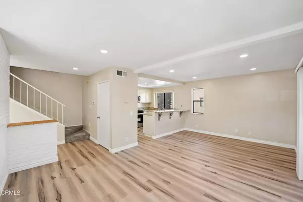 2401 1 Chandler AVE #1, Simi Valley, CA 93065