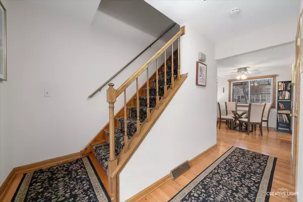 2050 Savannah RD, Elgin, IL 60123