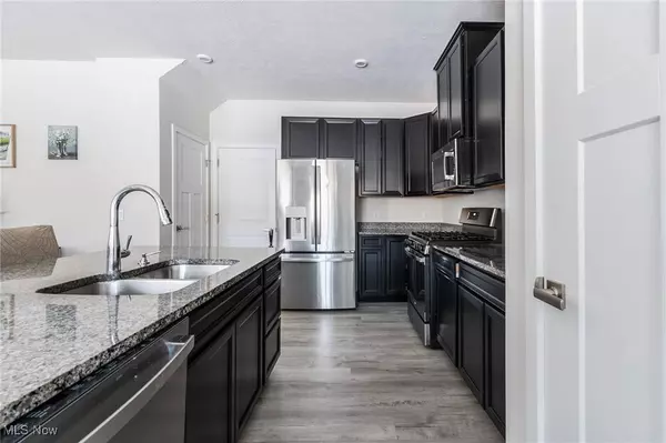 1535 Spruce Hill DR, Stow, OH 44224