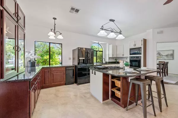 5412 T ST, Sacramento, CA 95819