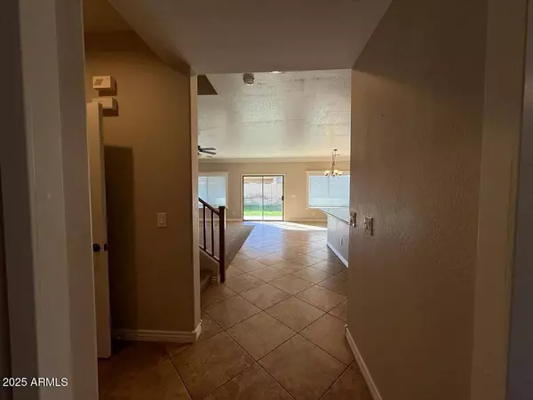 4073 E VAUGHN Avenue, Gilbert, AZ 85234