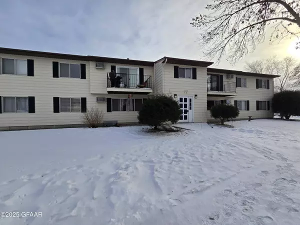 2325 LIBRARY LN 12, Grand Forks, ND 58201