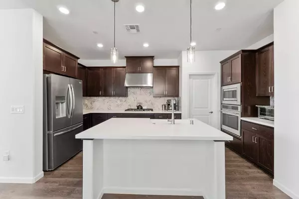 1342 Donner LN, Lincoln, CA 95648