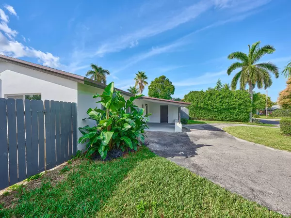 168 SE 27th PL, Boynton Beach, FL 33435