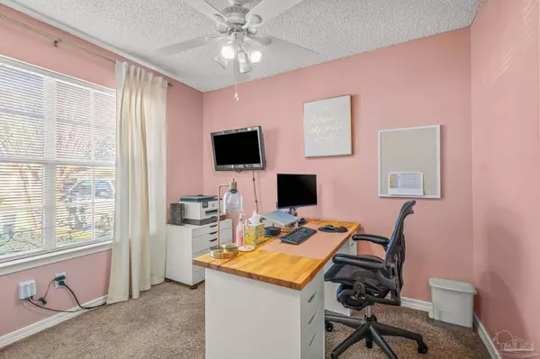 8128 Heirloom Dr, Pensacola, FL 32514