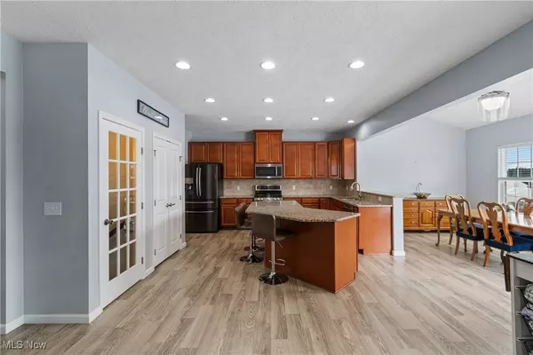 6212 Lavenham RD SW, Massillon, OH 44646