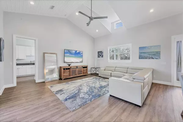 9000 FALCON CT, Venice, FL 34293