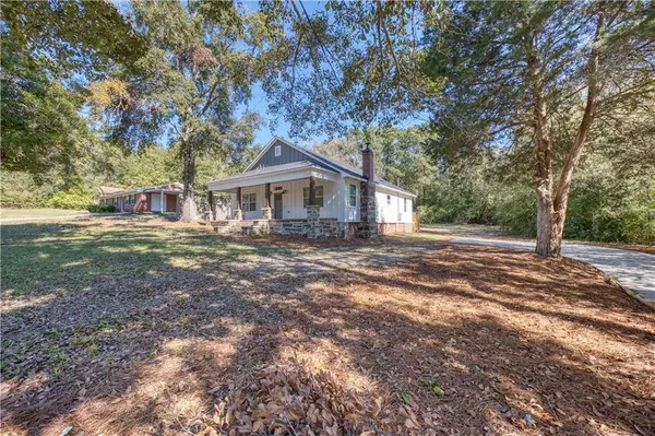 1804 Auburn RD, Phenix City, AL 36870