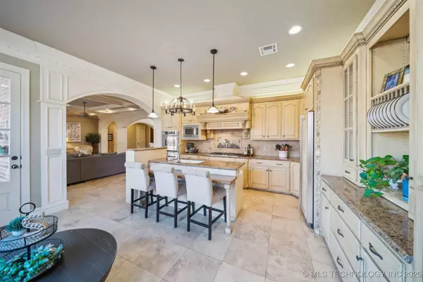 3206 Cypress Point CIR, Claremore, OK 74017