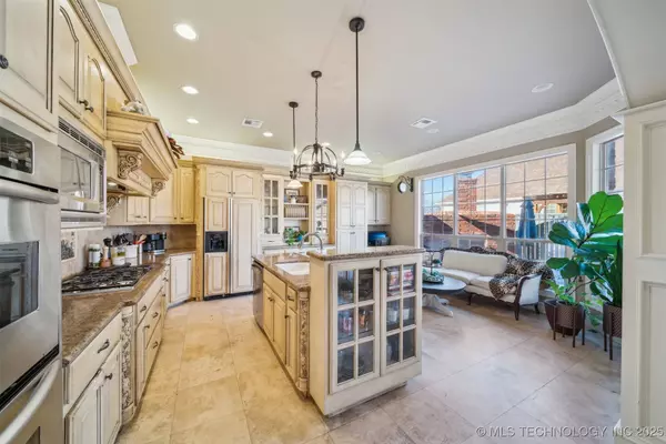 3206 Cypress Point CIR, Claremore, OK 74017