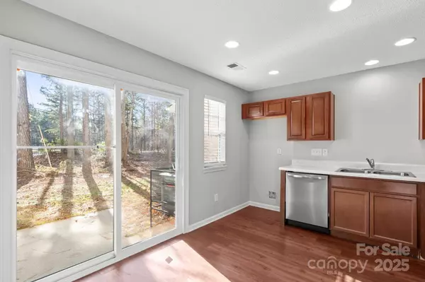 6855 Juniper Tree ST, Charlotte, NC 28215