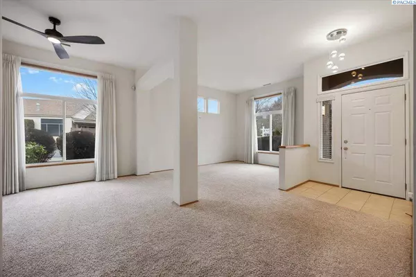 2553 Prestwick Dr., Richland, WA 99354