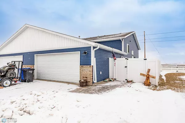 4834 51st AVE S, Fargo, ND 58104