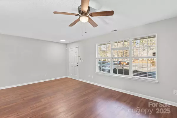 6855 Juniper Tree ST, Charlotte, NC 28215