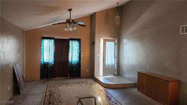 744 Willow Avenue, Henderson, NV 89002