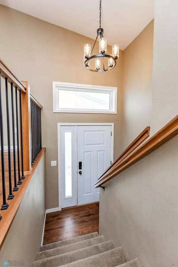 4834 51st AVE S, Fargo, ND 58104