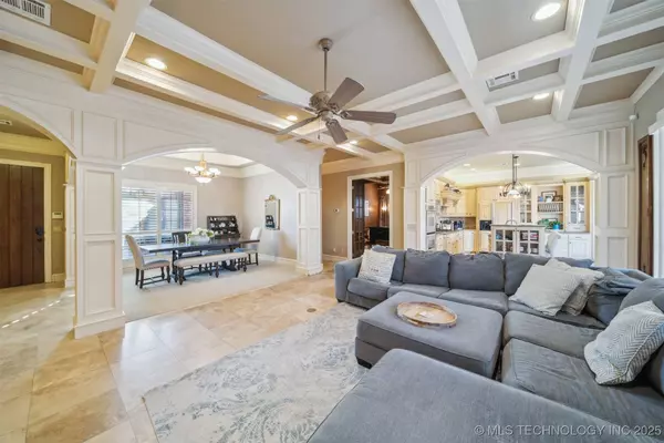 3206 Cypress Point CIR, Claremore, OK 74017