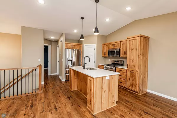 4834 51st AVE S, Fargo, ND 58104