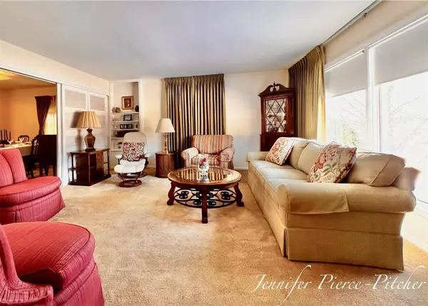 1050 Lockridge NE Drive, Grand Rapids, MI 49505