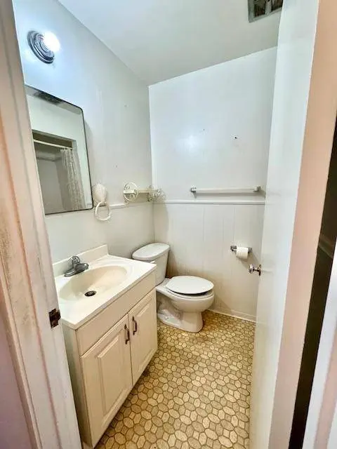 3926 N Kavanagh AVE, Fresno, CA 93705