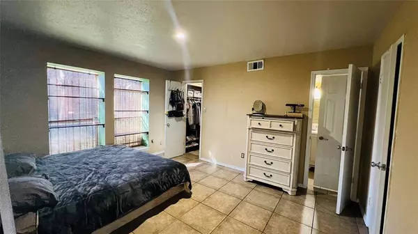 12222 Wild Pine DR #C, Houston, TX 77039