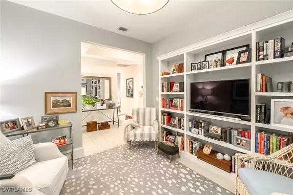 1030 3rd AVE S #201, Naples, FL 34102